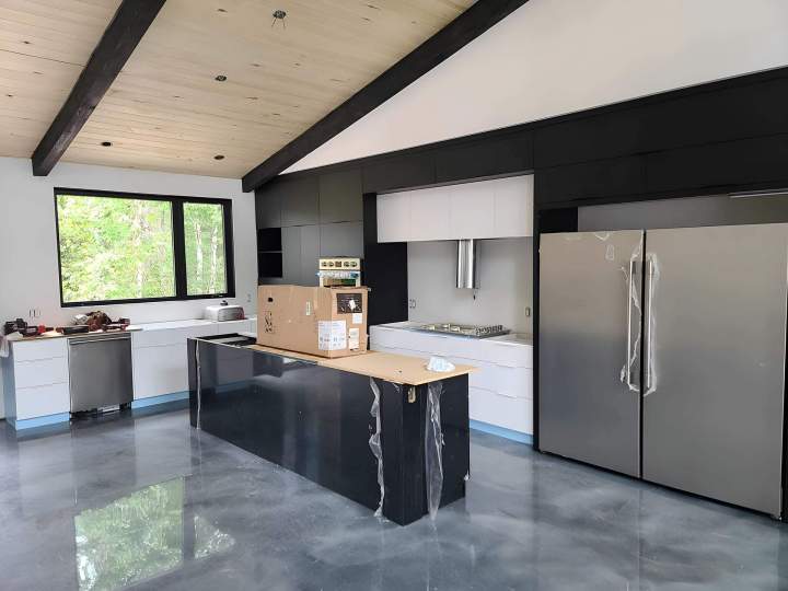 Rénovation générale pour transformer votre espace de vie ou travail.