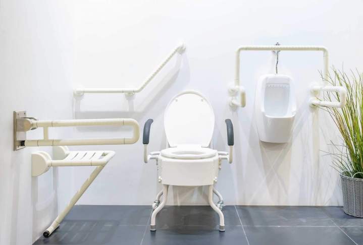 Toilettes PMR Métabetchouan